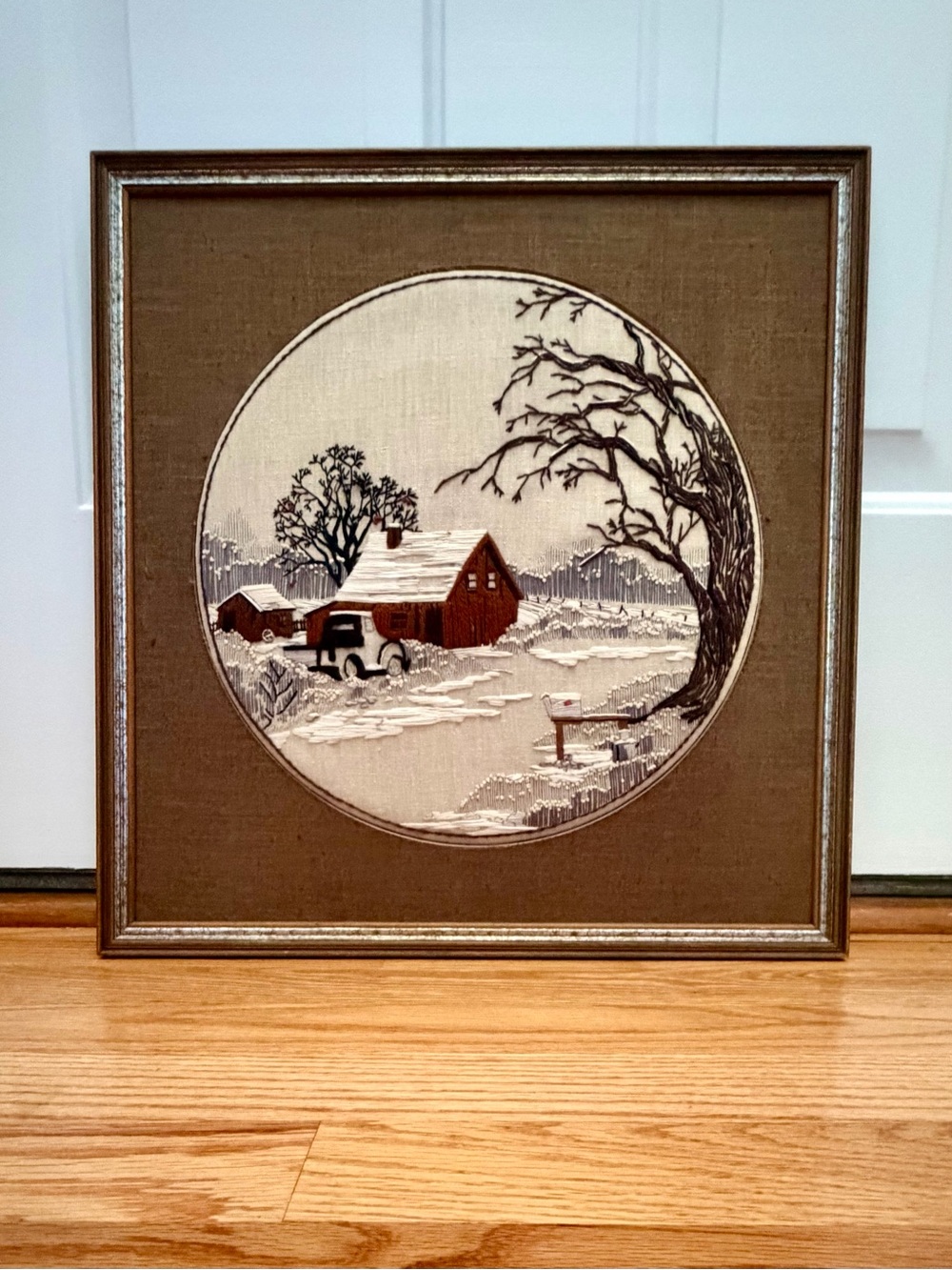 Vintage Framed Crewel Embroidery Winter Cabin Snow Scene - Picture 2 of 6